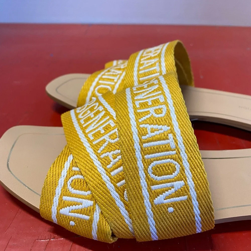 Women's Kala Flat Sandals Size 9 Yellow Straps